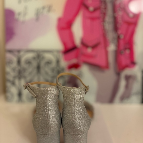 Badgley Mischka Silver Crystal-Embellished Ankle-Strap Heels - Size 6.5 - Picture 5 of 7